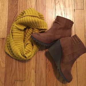 Brown booties/ankle boots