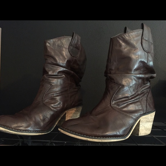 Brown cowgirl boots