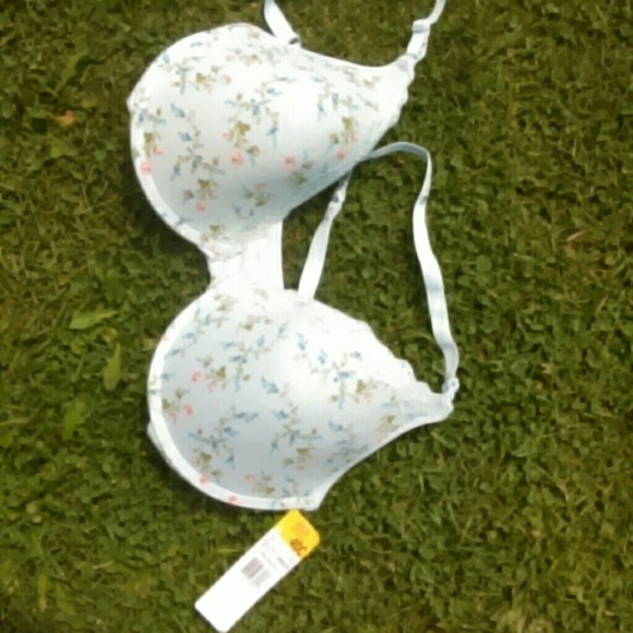 Bra sz 40 C. 1/2 price tonight only!!*