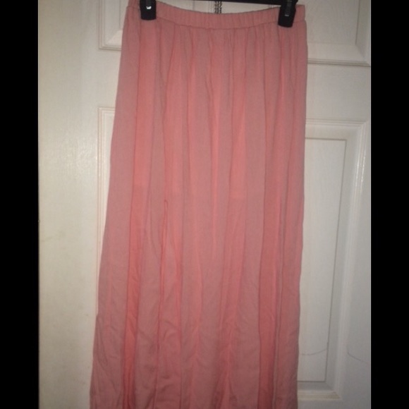Pink maxi skirt - Picture 1 of 3