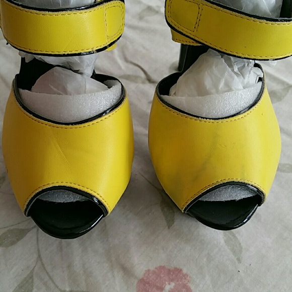 Flawed Miss Me Black and Yellow Heels - Picture 3 of 4