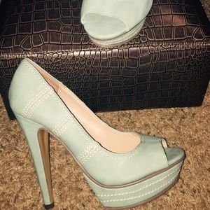 Heels🔥🔥REDUCED🔥🔥