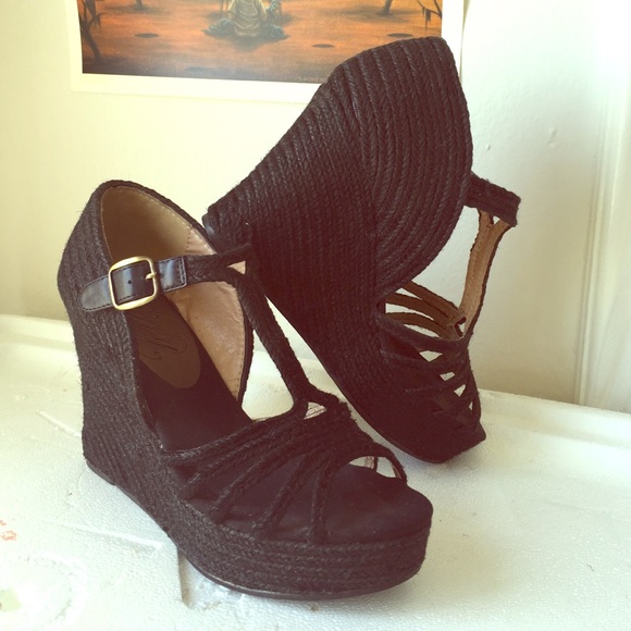 Black T-strap wedge heel sandal