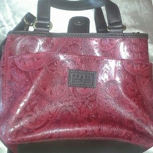 Red w/ nice design crossover purse