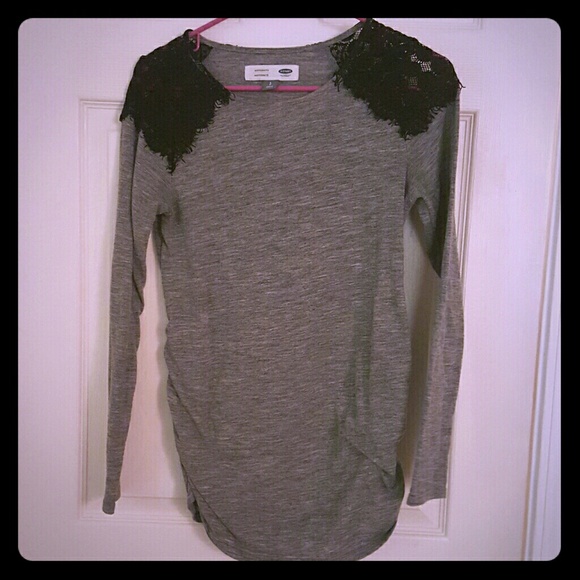 Super cute Old Navy Maternity Top