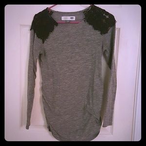Super cute Old Navy Maternity Top
