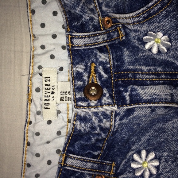 Flower shorts - Picture 2 of 3