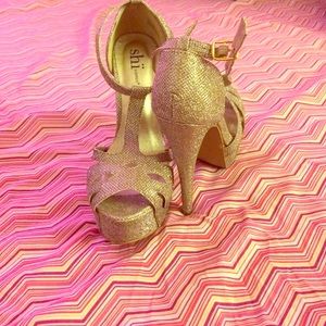 Prom heels size: 7