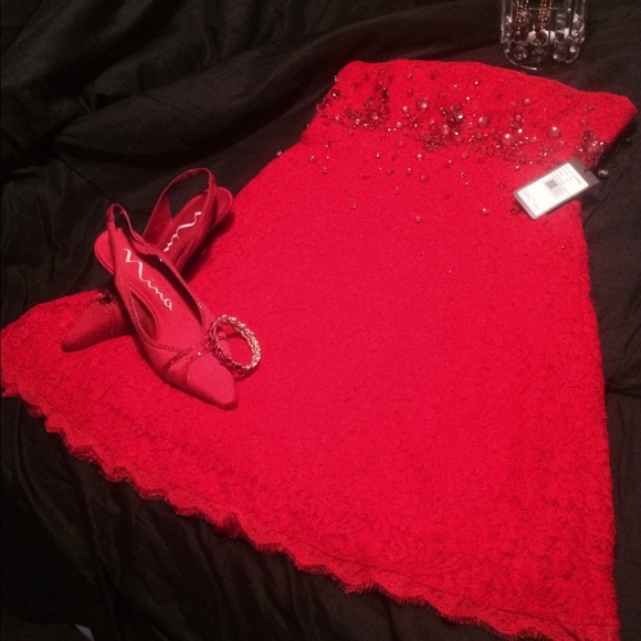 Adrianna Papell Dresses & Skirts - 👗Red Evening dress by Adrianni 💞REDUCED 🌹🌹🌹