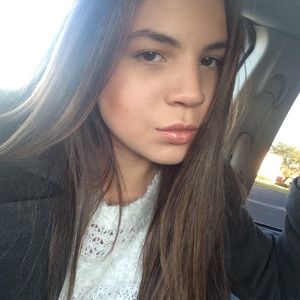 Meet your Posher, Andrea