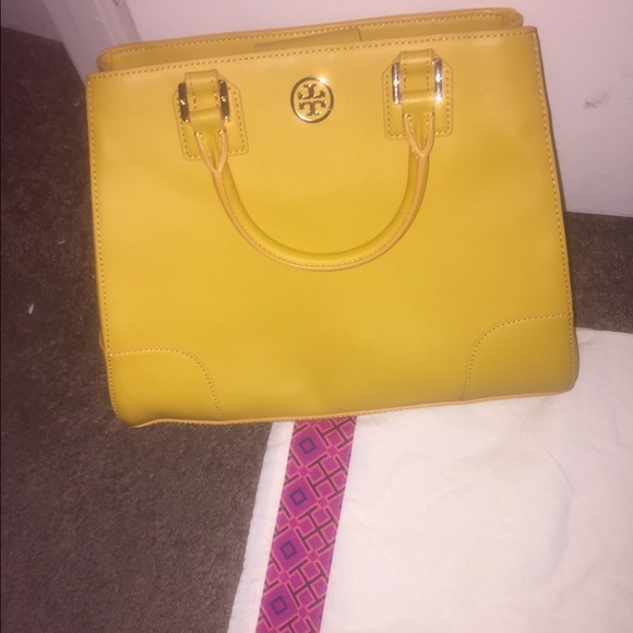 💯Authentic Mustard Colored Tory Burch