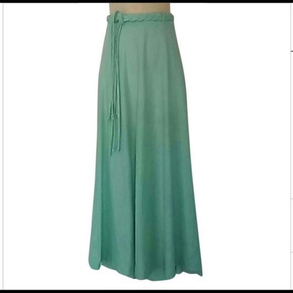 CLEARANCE Vintage 70s mint A-line skirt