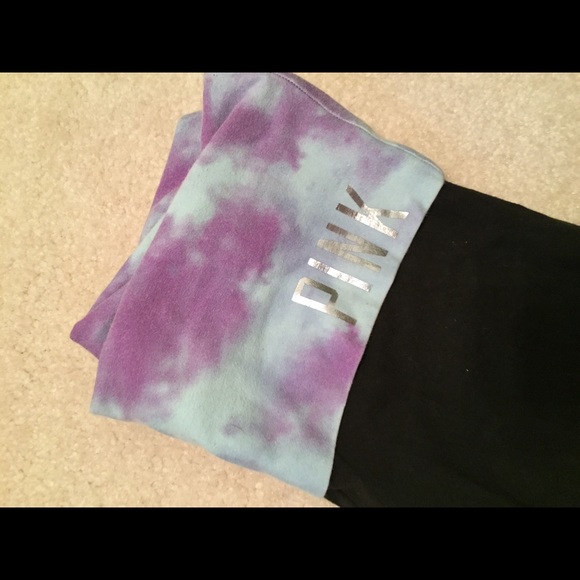 Tie-dye Capri yoga pants