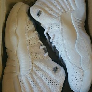 Youth Jordans 12 Retro