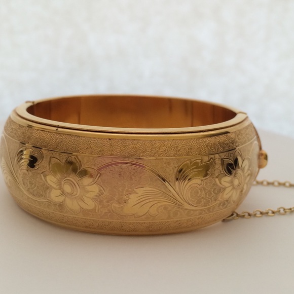 Vintage Etched Gold Tone Bracelet