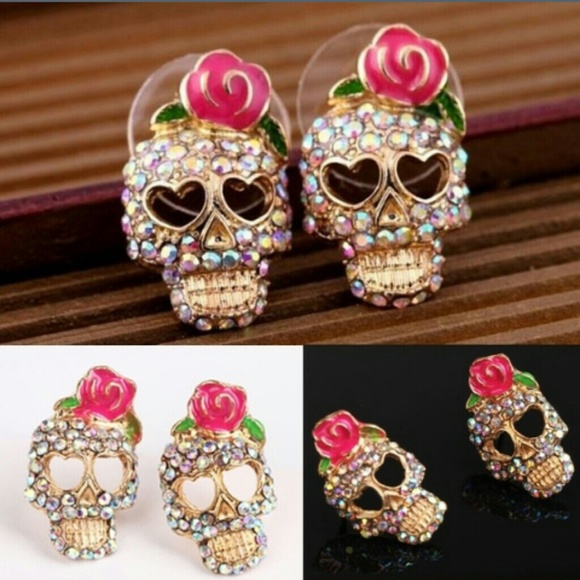 SOLD@DNZ25110  Skull Earring Studs - Picture 3 of 3