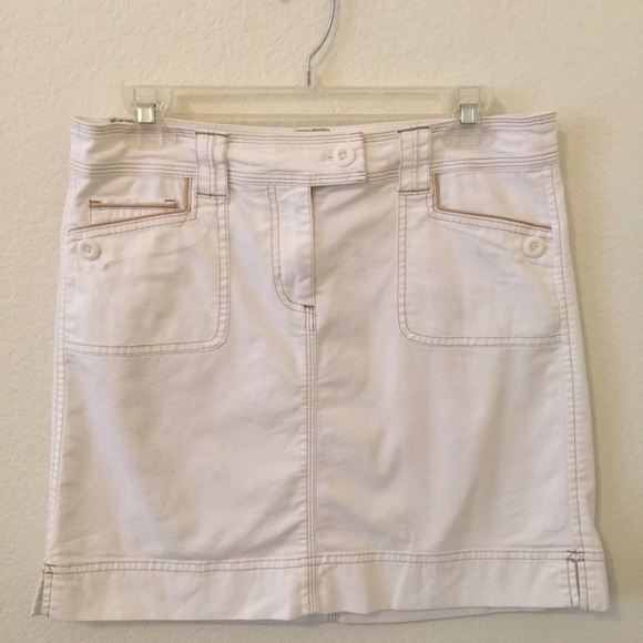 WHITE HOUSE BLACK MARKET Sz 4 Khaki Skirt