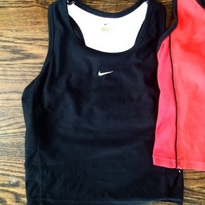 Nike black cropped workout tank