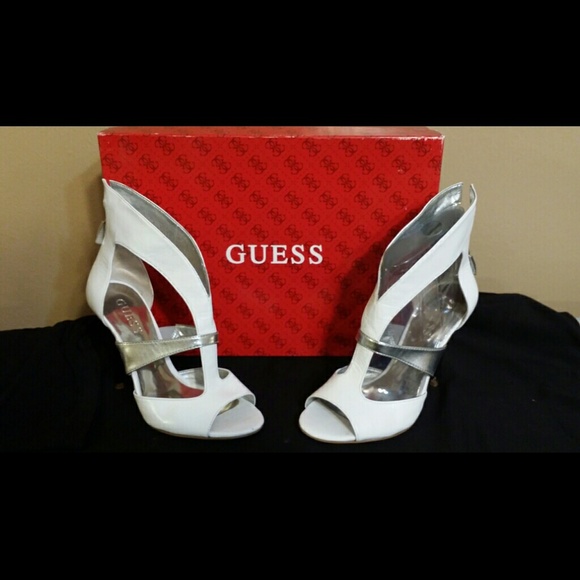 💜GUESS White stylish heels