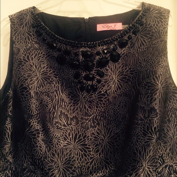 👗Black and Silver dress👗Reduced👗 - Picture 2 of 4