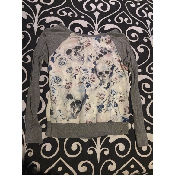 Skull long sleeve shirt