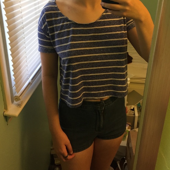 Closet closing C&S Striped t shirt - Picture 2 of 2