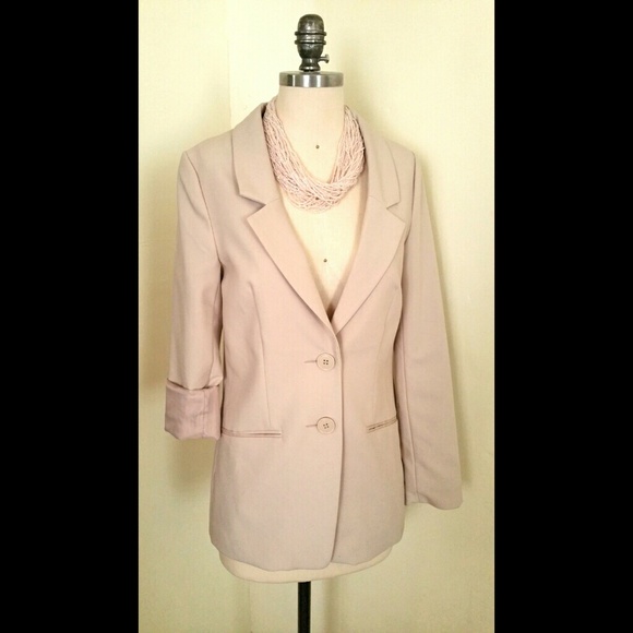 FOREVER21 Blush boyfriend blazer