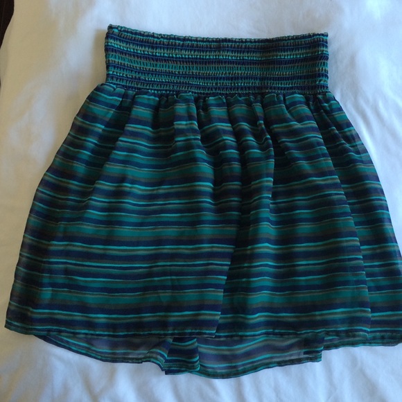 Cute Flowy Blue Striped Skirt! - Picture 2 of 4