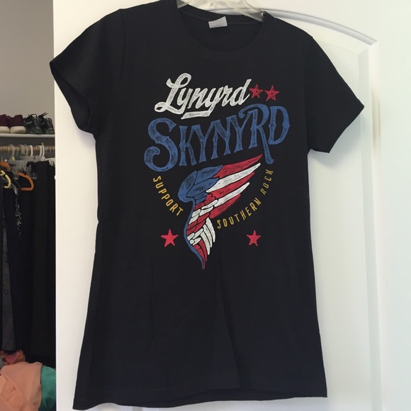 Fitted Ladies black extra-large fitted T-shirt.