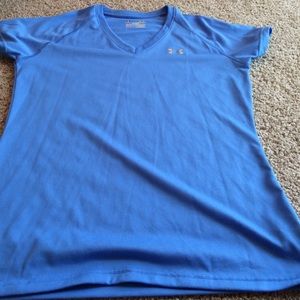 New without tags semi-fitted under armour shirt
