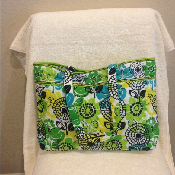 NWT VERA BRADLEY EAST WEST TOTE