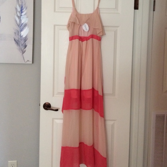 Hi-low semi sheer boutique dress - Picture 2 of 4