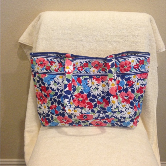 NWT VERA BRADLEY EAST WEST TOTE