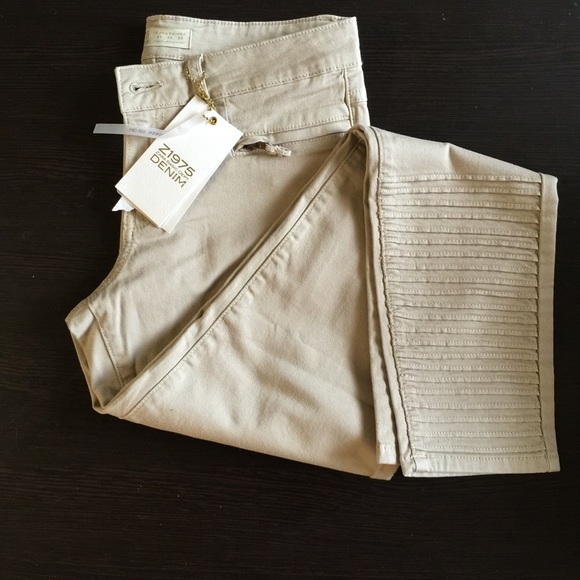 Zara Khakis