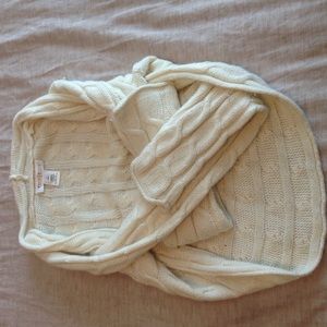 Cable Knit White House Black Market Cream sweater