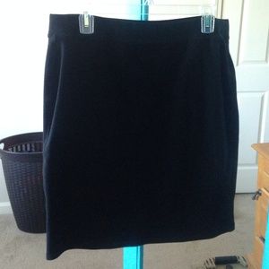 Black old navy stretchy skirt