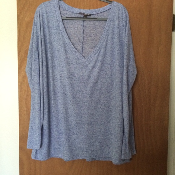 Victoria's Secret top - Picture 2 of 2