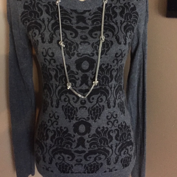 🔴GIFTED🔴 GRAY AND BLACK BAROQUE PRINT SWEATER‼️ - Picture 2 of 3