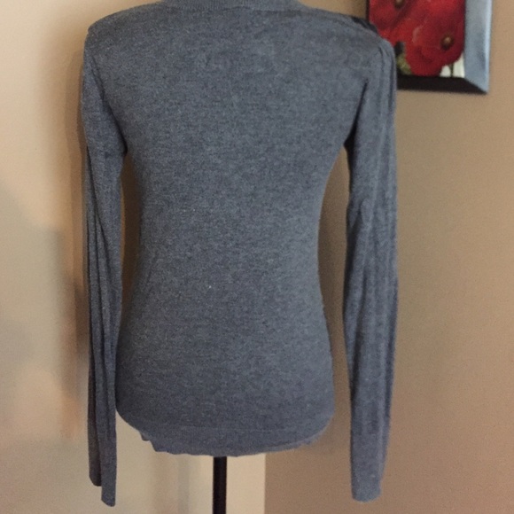 🔴GIFTED🔴 GRAY AND BLACK BAROQUE PRINT SWEATER‼️ - Picture 3 of 3