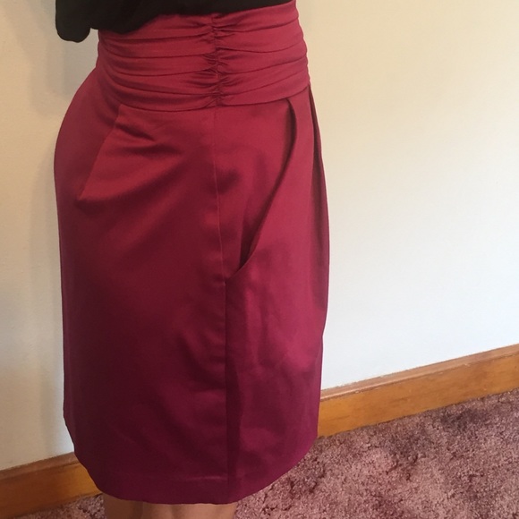 DONATED! XS F21 pencil skirt EXCELLENT CONDITION - Picture 2 of 2