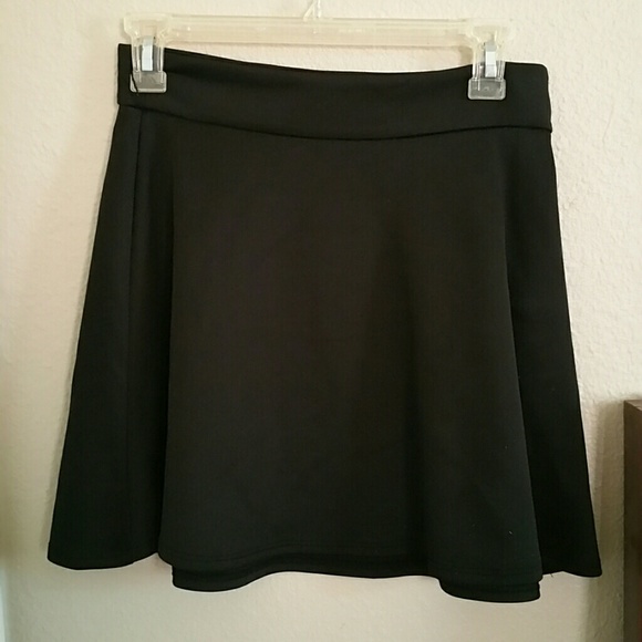 Black skater skirt