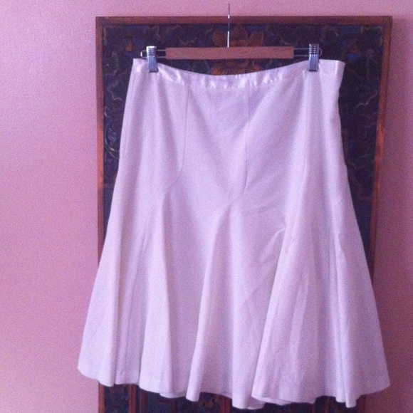 Ivory fit & flare skirt with wave seaming