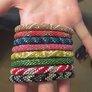 8 Lilly & Laura bracelets