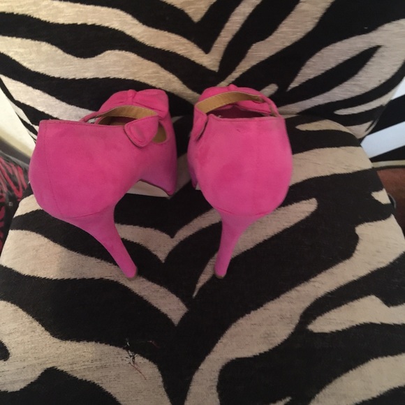 Shoes - Picture 3 of 3