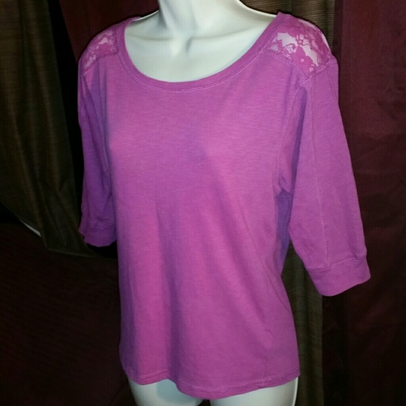 Trendy purple top with sheer lace shoulders ☆