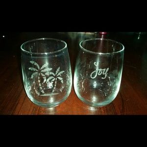 Custom hand etched wine glasses!!!