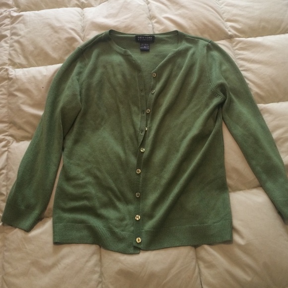 New York and Company Green Cardigan - Picture 1 of 3