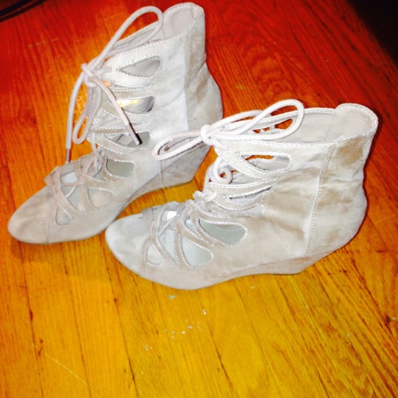 • • BAKERS Heels • •