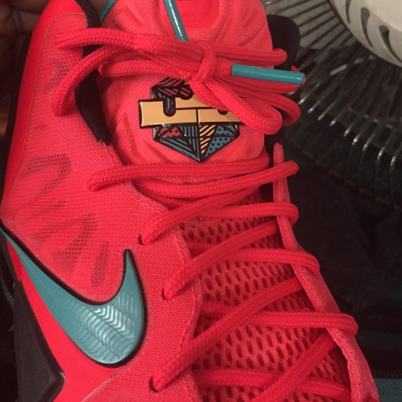 LeBron 11 Solar Red Basketball Shoe - Picture 2 of 2