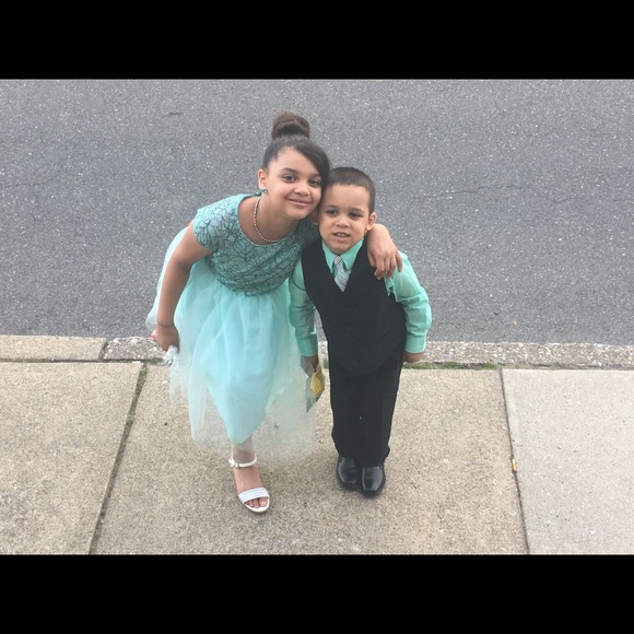 Meet your Posher, Tiffany - Picture 2 of 2